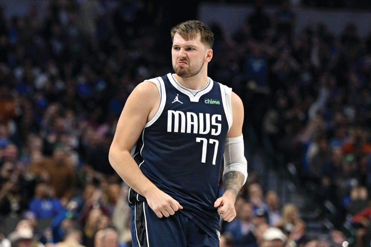 Luka Dončić playing basketball for Dallas Mavericks